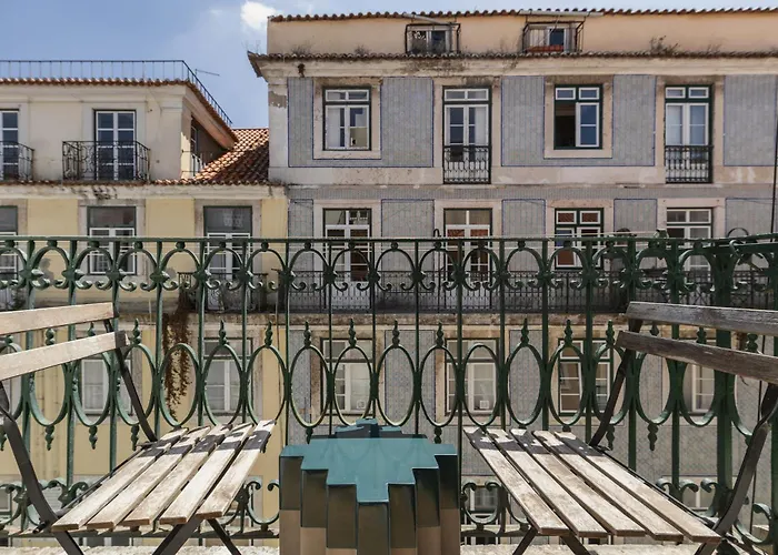 The Traditional Arts Memoir, Downtown Flat With Balcony And Comfort