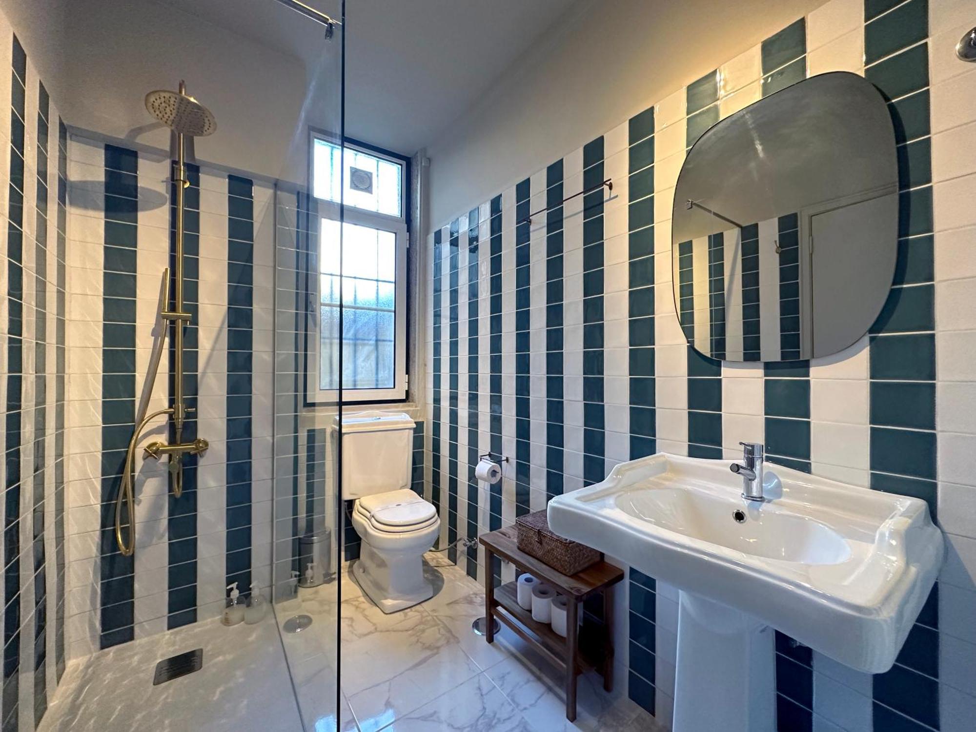 The Traditional Arts Memoir, Downtown Flat With Balcony And Comfort Lisbon